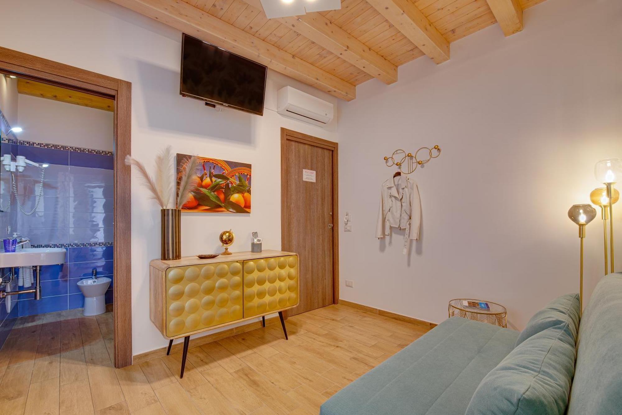 Bed & Breakfast La Finestra Sul Cortile 3*